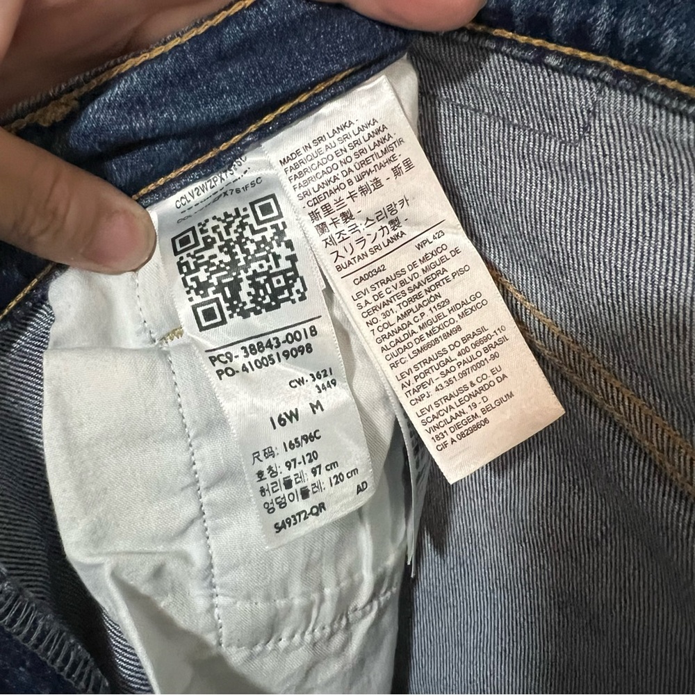 Levi’s Ribcage Straight Ankle Jeans - Picture 13 of 14